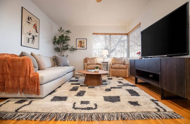Sugar House Basecamp - 30 Minutes to Ski Resorts!