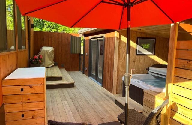 Sugar Shack - 300 square feet of pure sweetness.