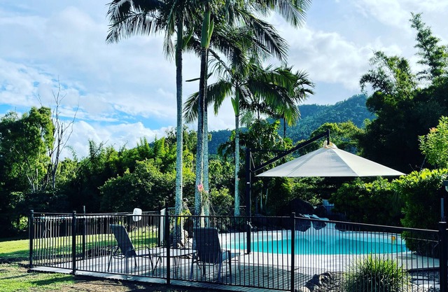 Sugarloaf Villa - lush tropical Whitsunday retreat