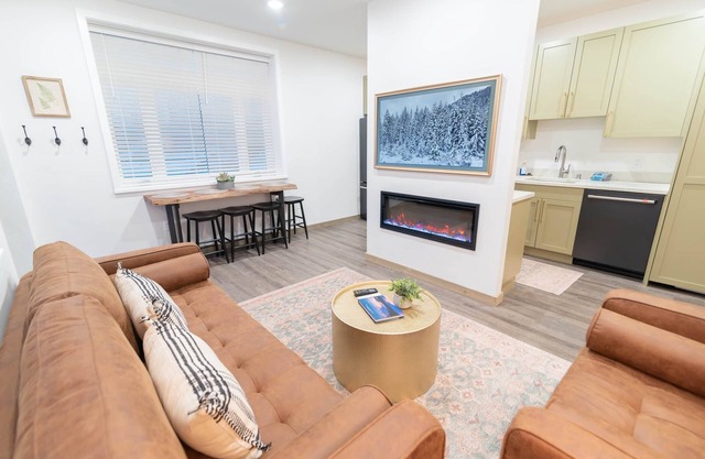 Suite 03 Downtown Palmer