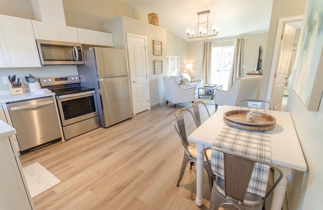 Suite 06 Downtown Palmer