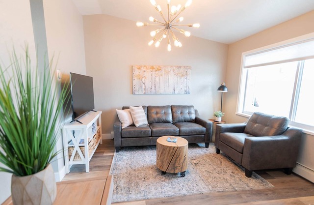 Suite 08 Downtown Palmer