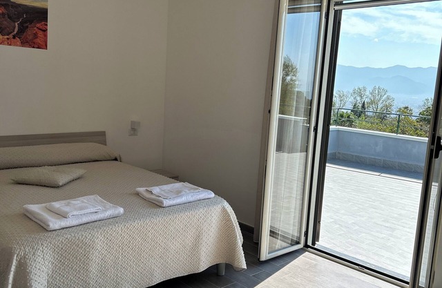 Suite Deluxe con Vasca e Terrazza, Struttura Situata Alle Pendici del Vesuvio