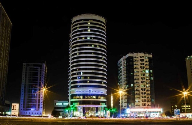 Suite in Fujairah Bay with Rooftop Pools