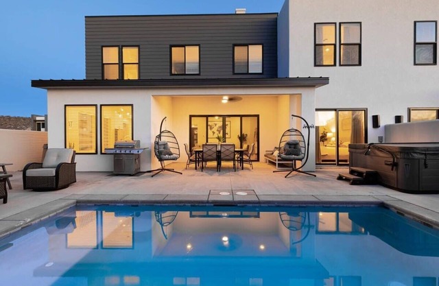 Suite Spot Getaway | Pool & Game Room Near Zion