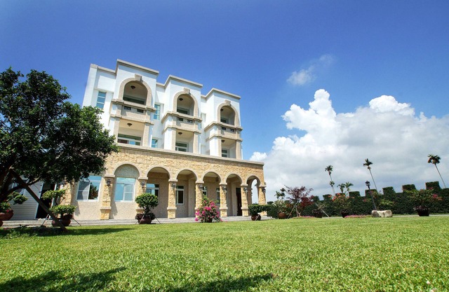 Summer Moonlight Vacation House