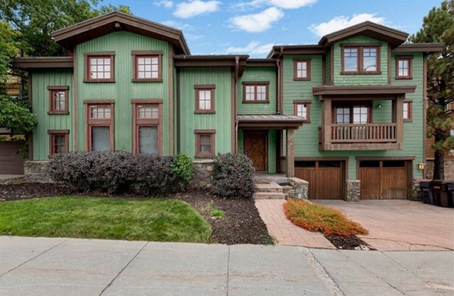 Summer specials-outdoor living areas Luxe, large Walk 2 lift&town!Gameroom,AC