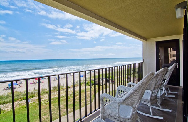 Summer Winds B-332, Oceanfront Condo in Indian Beach, NC!