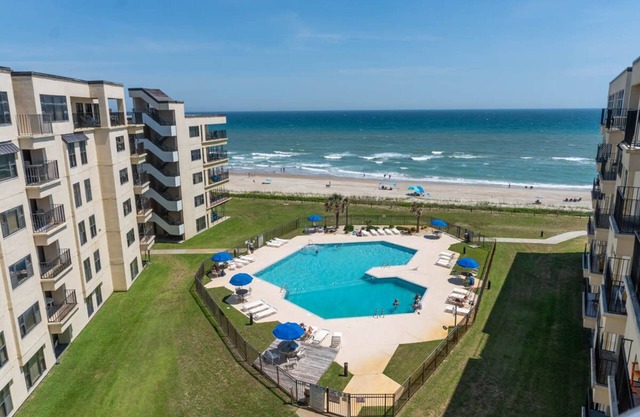 Summer Winds B-604, Oceanfront Penthouse Condo in Indian Beach, NC!