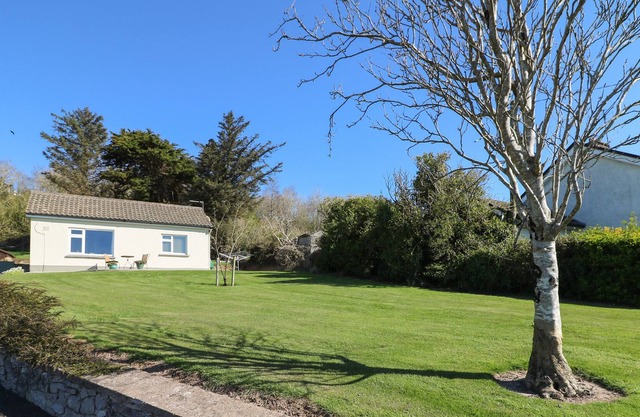 SUMMERFIELD LODGE COTTAGE, with a garden in Youghal, County Cork