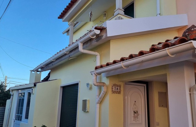 Sun And Ocean House with 2 bathrooms