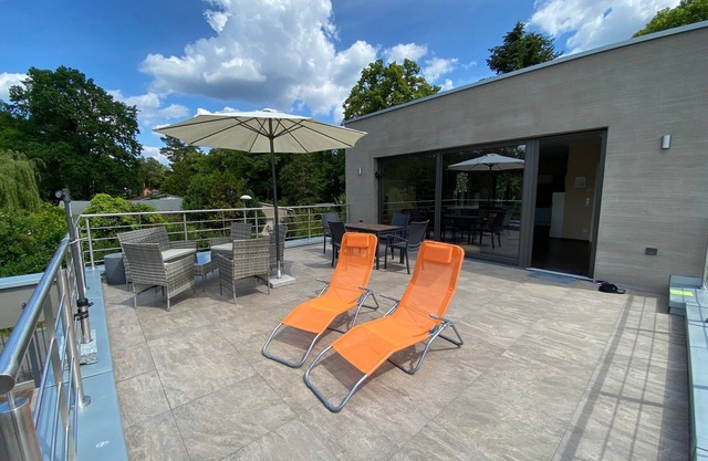 Sun-drenched apartment with large terrace for up to 6 guests near Potsdam and Berlin