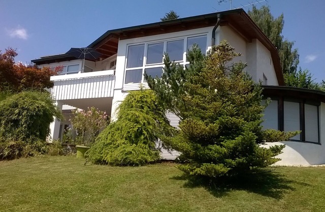 Sun oasis on a hillside between Munich, Tegernsee, Chiemsee, Exhibition Munich