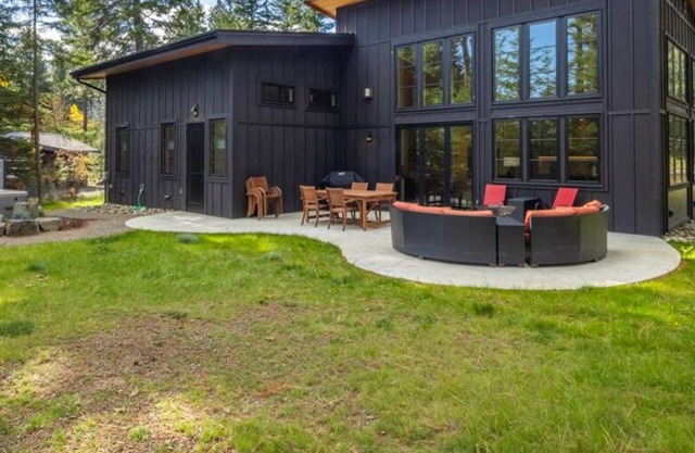 Suncadia Single Story 4 Bdrm Home with Hot Tub