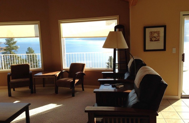 Suncrest Suite - POOL & SPECTACULAR LAKEVIEWS