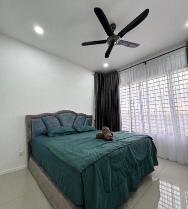 Sungai Long Guesthouse