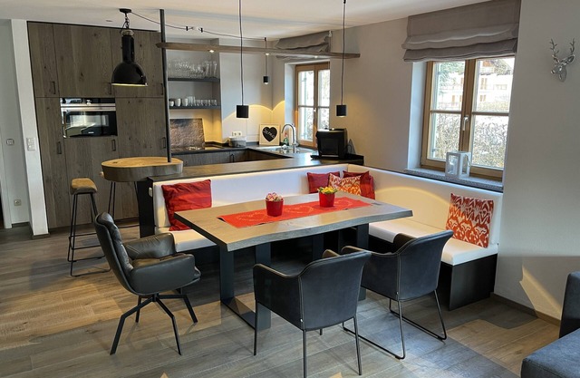 Sunny 100 sqm apartment for 4 people, garden, garage/near the lake