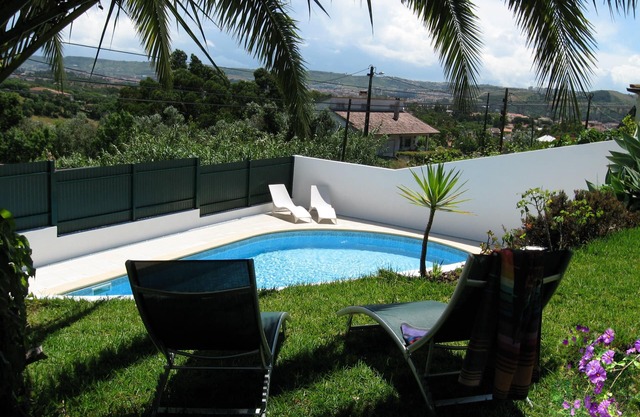 Sunny apartment with priv. Pool, Greater Lisbon. Familyfriendly.