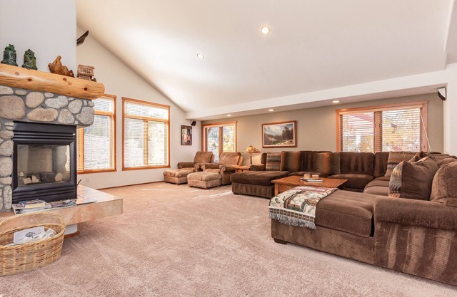 Sunny, Bright & Warm 4/4 on the Snowcreek Meadow! WIFI, 2 car garage, and driveway parking!