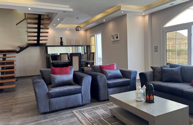 Sunny Elegant apartment in wonderful New Cairo Near AUC with WiFi, AC