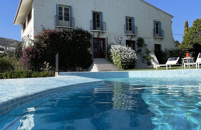 Sunny family home w/andalusian courtyard, private pool & tennis. Pet-Friendly!