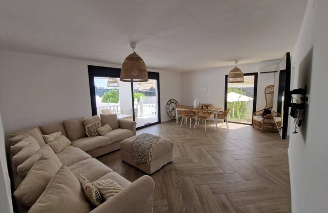 "Sunny haven of peace in Spain - Villa with pool and garden