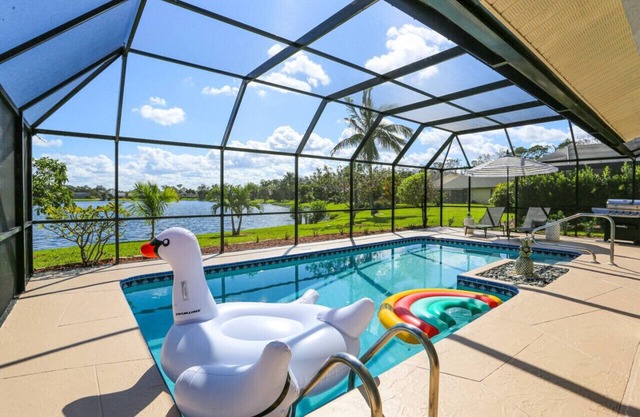 Sunny Naples 3BR Retreat w/Heated Pool & BBQ