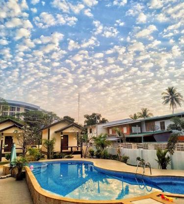 SUNRAY Guesthouse สุนันท์บ้านพักริมคลอง