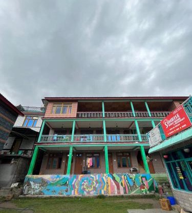 Sunrise guest House tosh