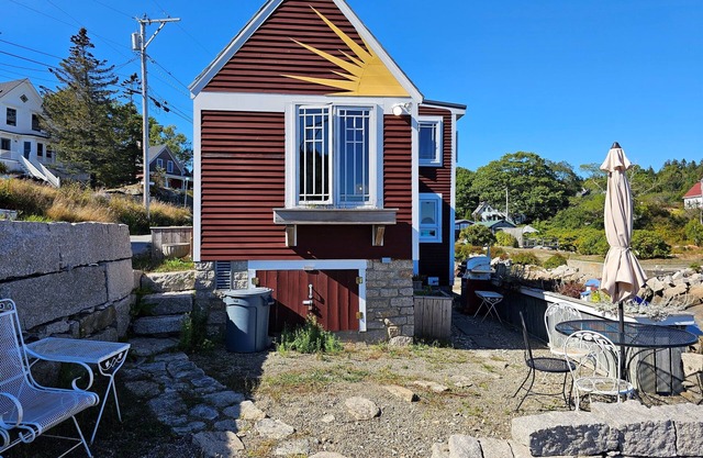 Sunrise Shanty- Small Seaside Cottage