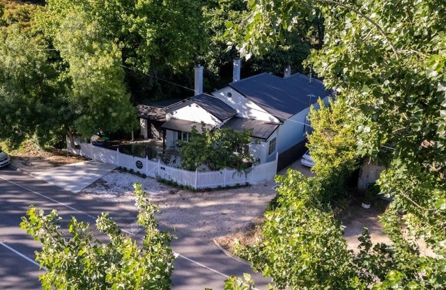 Sunroom, Stirling Hotel - 5 min walk, Fireplace