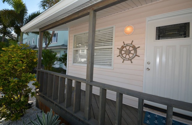Sunset Beach Cozy boutique cottage with all the must have beach amenities