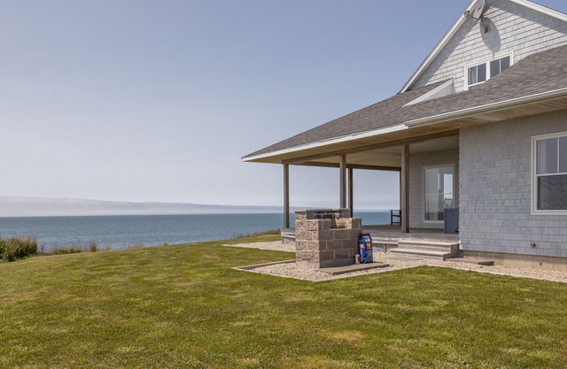 Sunset Bluff House - Stunning Ocean Views