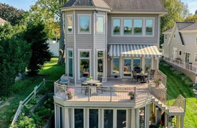 Sunset Cove Lake Home: Spacious 4BR/4 BA & Hot Tub