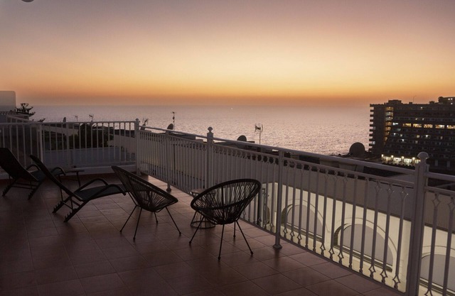 Sunset House Los Caideros