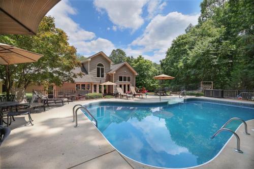Sunset Point Pool House Close to Duke University