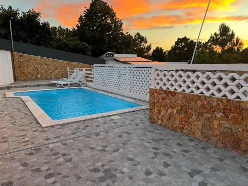 Sunset Pool Villa In Lisbon