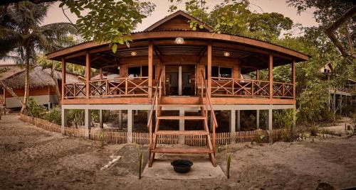 Sunset Surfing Villas Mentawai
