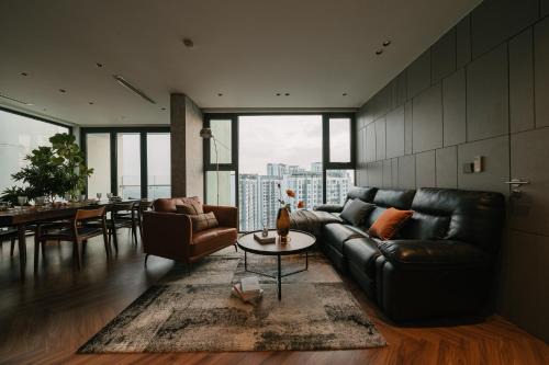 Sunset view Sky Villa in Ecopark resort with private pool