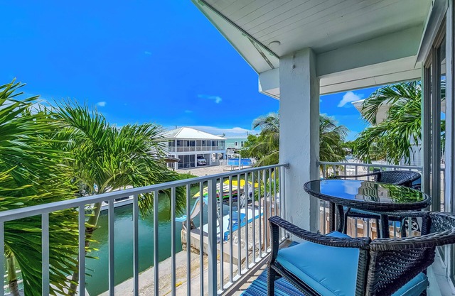 Sunshine 23 | Dog-friendly 2 bed/2 bath canalfront boating home on Cudjoe Key