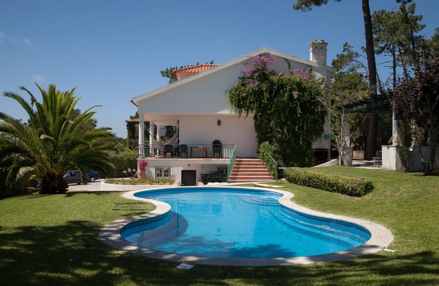 Sunshine Guest House Foz: Unveil the Mystical Vintage Oasis,embrace Tranquility!