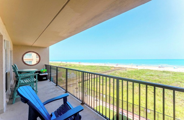 Suntide II 301 - Oceanfront Condo, BBQ's, Sand Volleyball, Sun Deck, Beachfront Pool & Spa