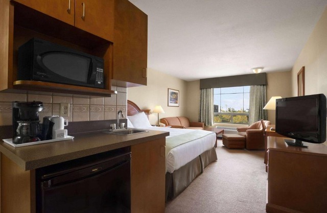 Super 8 by Wyndham Fort St. John BC