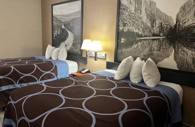 Super 8 by Wyndham Huntsville