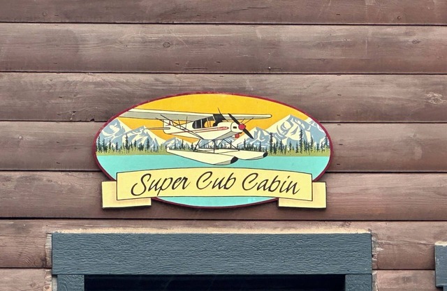 Super Cub Cabin - Cozy retreat with bay views, a shared hot tub, and fire pit!