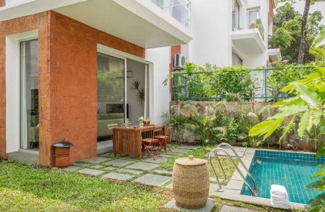 Super Luxury villa with private garden and private pool- 10 minutes from beaches