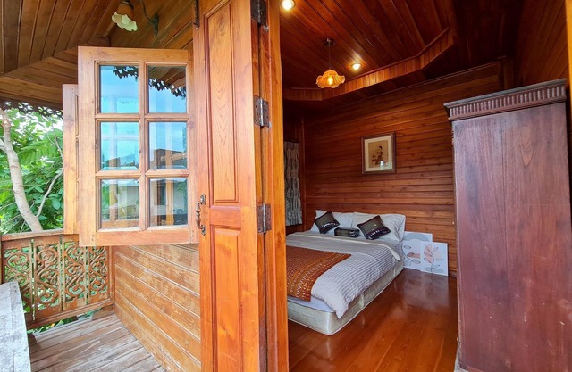 SUPER RARE! Heritage Wooden House near Chatuchak Market and Airport