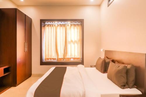 Super Townhouse Amaraa Farms Near LuLu Hypermarket