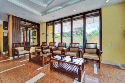 Super Townhouse Ernakulam North