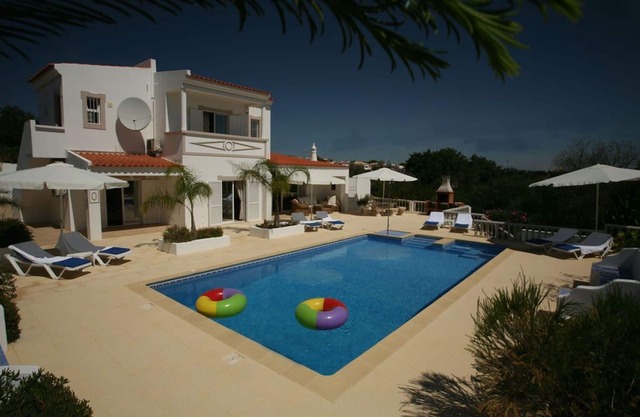 Superb Luxury Modern Villa, Large Private Pool, Air con, Wifi and Country Views.